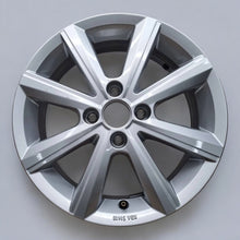 Laden Sie das Bild in den Galerie-Viewer, 1x Alufelge 15 Zoll 5.0&quot; 4x100 33ET 1S0601025BP VW Up Rim Wheel