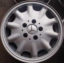 Load image into Gallery viewer, 4x Alufelge 15 Zoll 7.0&quot; 5x112 37ET Glanz Silber 2104010102 Mercedes-Benz