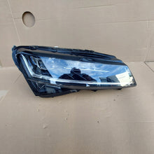 Laden Sie das Bild in den Galerie-Viewer, Frontscheinwerfer Skoda Superb III 3V1941016D LED Rechts Scheinwerfer Headlight
