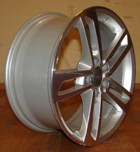 Load image into Gallery viewer, 1x Alufelge 18 Zoll 8.5&quot; 5x112 50ET Glanz Silber 8S0601025 Audi Tt Rim Wheel