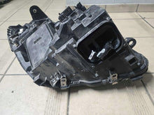 Laden Sie das Bild in den Galerie-Viewer, Frontscheinwerfer Mercedes-Benz W205 A205 A2059063703 030128423306 Links SCH8938297424wi