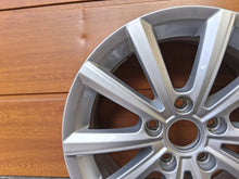 Load image into Gallery viewer, 1x Alufelge 16 Zoll 6.5" 5x112 42ET Glanz Silber 3G0071496B VW Passat Golf I FEL2480701970xq
