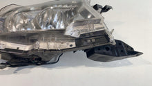 Laden Sie das Bild in den Galerie-Viewer, Frontscheinwerfer Toyota Land Cruiser 8113060M60 Rechts Scheinwerfer Headlight SCH1039829263rq