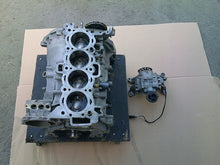 Load image into Gallery viewer, Motorblock Jaguar Land Rover I PT204 2.0 Diesel Unkomplett MOT2307546607vf