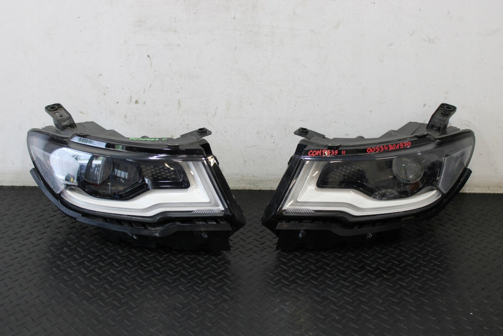 Frontscheinwerfer Jeep Compass P55112717AF Ein Satz Scheinwerfer Headlight SCH8586197411oj
