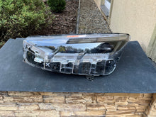 Laden Sie das Bild in den Galerie-Viewer, Frontscheinwerfer Ford Fiesta 32657867 Links Scheinwerfer Headlight SCH8333322499ra