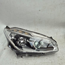 Load image into Gallery viewer, Frontscheinwerfer Peugeot 208 I 9810805880 Rechts Scheinwerfer Headlight SCH1447347329co