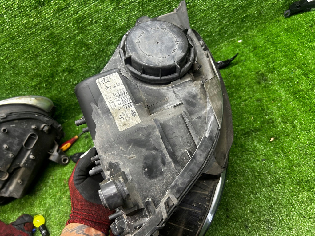 Frontscheinwerfer Mercedes-Benz W251 A2518200161 Links Scheinwerfer Headlight SCH1435746245ac