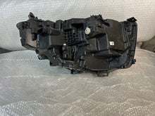 Laden Sie das Bild in den Galerie-Viewer, Frontscheinwerfer Renault 260606388R Ein Stück (Rechts oder Links) Headlight