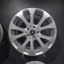 Laden Sie das Bild in den Galerie-Viewer, 1x Alufelge 17 Zoll 7.5" 5x112 40ET Matt Silber A2134011000- Mercedes-Benz W213 FEL8729948202yk