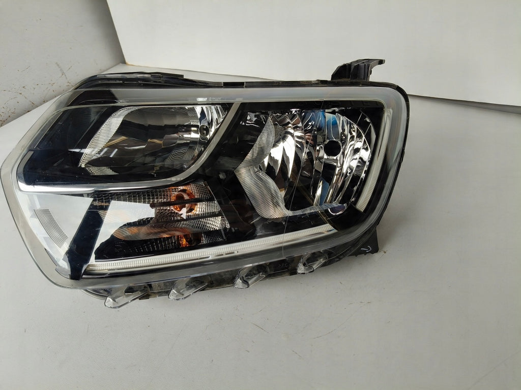Frontscheinwerfer Dacia Duster 260609367R LED Links Scheinwerfer Headlight