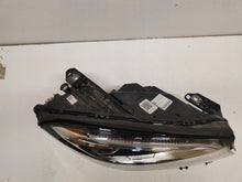 Laden Sie das Bild in den Galerie-Viewer, Frontscheinwerfer Mercedes-Benz Gla A1569067000 LED Rechts Headlight SCH3823055468kf