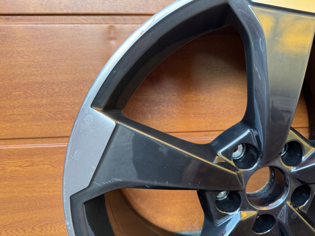 1x Alufelge 19 Zoll 8.5" 5x112 53ET Glanz Schwarz 8V0601025FC Audi A3 Rim Wheel FEL8062853293dl