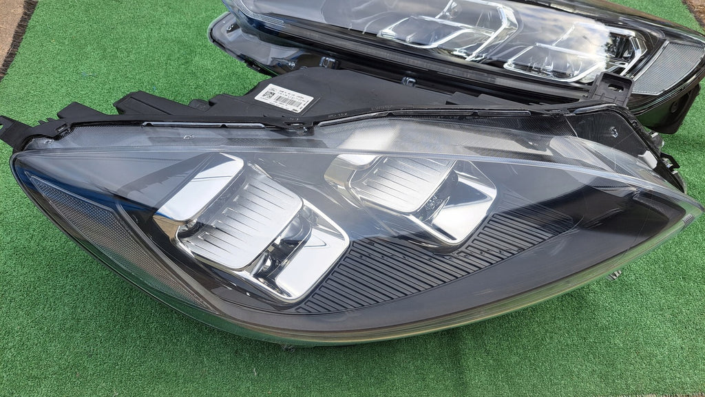 Frontscheinwerfer Ford Kuga LV4B-13E014-FE LED Rechts Scheinwerfer Headlight