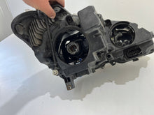 Laden Sie das Bild in den Galerie-Viewer, Frontscheinwerfer Mercedes-Benz Coupe A2078200159XXX Links Headlight SCH8305051396lo