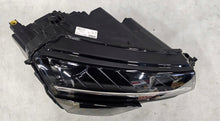 Load image into Gallery viewer, Frontscheinwerfer Skoda Karoq 57B941016F Rechts Scheinwerfer Headlight SCH3563566362wl
