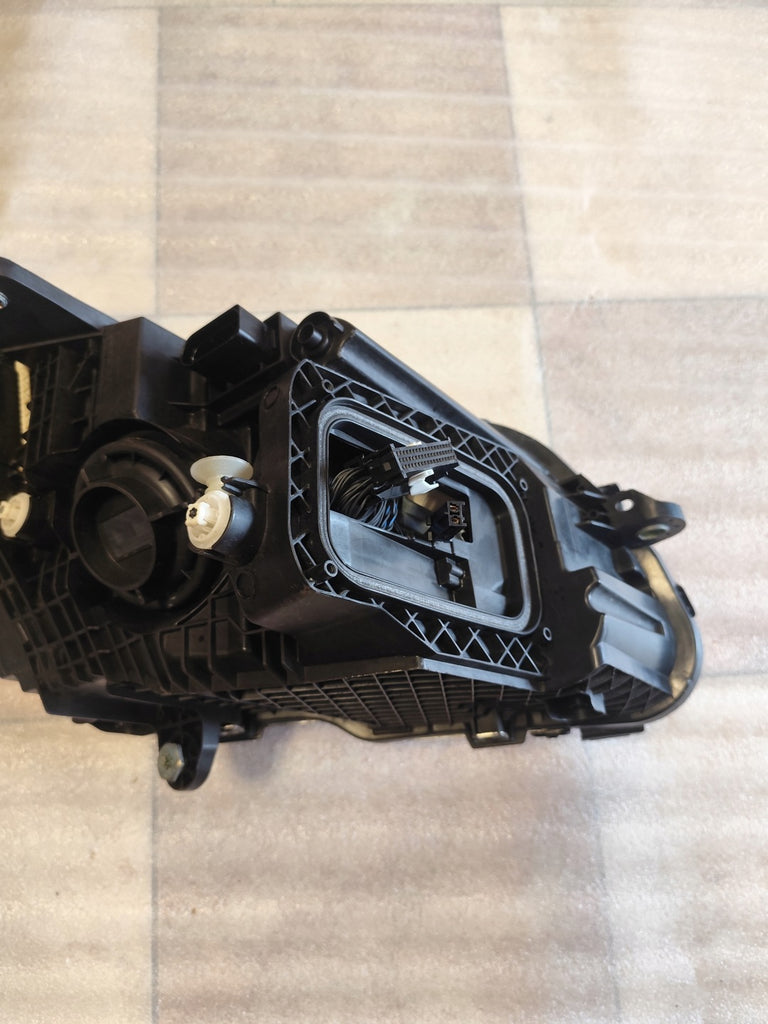 Frontscheinwerfer Mercedes-Benz A2059067905 LED Ein Stück (Rechts oder Links) SCH5469305286pe