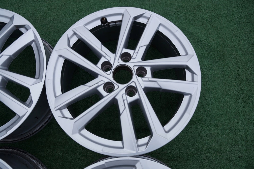 4x Alufelge 17 Zoll 6.5" 5x112 43ET Glanz Silber 8Y0601025L Audi A3 Rim Wheel FEL7824131539oo