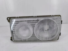 Laden Sie das Bild in den Galerie-Viewer, Frontscheinwerfer Mercedes-Benz W123 1305235050 Links Scheinwerfer Headlight SCH1013726678wi