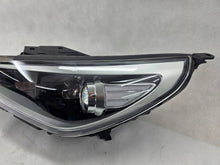 Laden Sie das Bild in den Galerie-Viewer, Frontscheinwerfer Hyundai I30 III 92101G4020 Links Scheinwerfer Headlight SCH3375530057pp