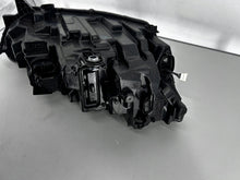 Laden Sie das Bild in den Galerie-Viewer, Frontscheinwerfer Skoda Octavia IV 5E4941015 Full LED Rechts oder Links SCH5120460057ky