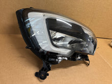 Laden Sie das Bild in den Galerie-Viewer, Frontscheinwerfer Renault Master I 260105567R Rechts Scheinwerfer Headlight SCH7454995279kq