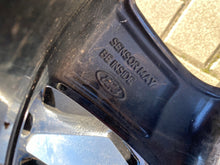 Laden Sie das Bild in den Galerie-Viewer, 1x Alufelge 17 Zoll 7.0&quot; 4x108 42,5ET Glanz Schwarz J1BC-1007-D1A Ford Fiesta