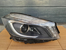 Laden Sie das Bild in den Galerie-Viewer, Frontscheinwerfer Mercedes-Benz W176 A1768200661 Xenon Rechts Headlight SCH1284423162yo