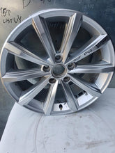 Load image into Gallery viewer, 1x Alufelge 17 Zoll 7.0&quot; 5x112 3G0601025D VW Passat B8 Rim Wheel