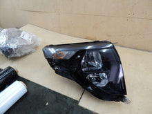 Laden Sie das Bild in den Galerie-Viewer, Frontscheinwerfer Ford Courier R2X613W029CE Rechts Scheinwerfer Headlight SCH7815264839om