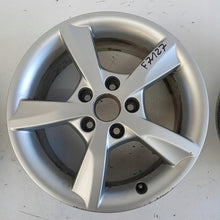 Load image into Gallery viewer, 1x Alufelge 16 Zoll 6.5" 5x112 43ET Glanz Silber 8V5071496 Audi A3 Rim Wheel FEL1906050180aq