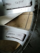 Laden Sie das Bild in den Galerie-Viewer, 1x Alufelge 18 Zoll 7.0" 5x114.3 50ET Silber Mazda Cx3 Rim Wheel FEL2618307730tm