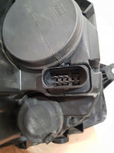 Laden Sie das Bild in den Galerie-Viewer, Frontscheinwerfer VW Transporter Caravelle 7E1941005D Rechts oder Links