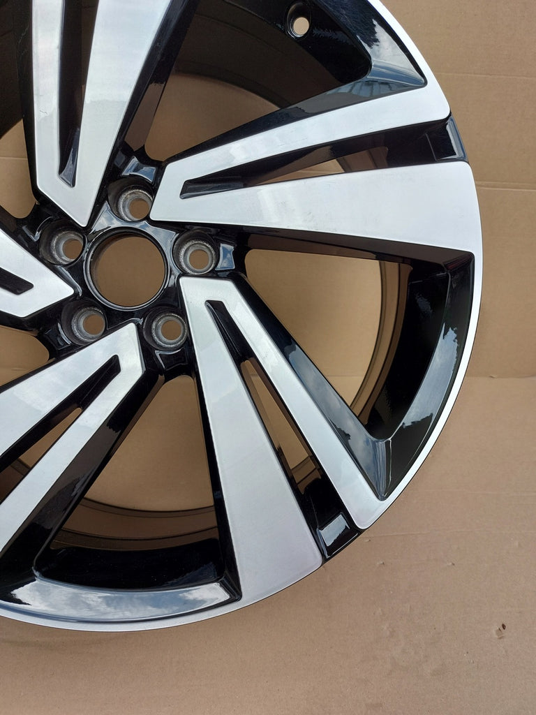 1x Alufelge 18 Zoll 7.0" 5x112 39ET 2GM601025H VW T-Cross Rim Wheel