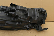 Laden Sie das Bild in den Galerie-Viewer, Frontscheinwerfer Skoda Octavia IV 5E4941015 Links Scheinwerfer Headlight SCH8744171989nt