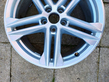 Laden Sie das Bild in den Galerie-Viewer, 1x Alufelge 19 Zoll 9.0" 5x112 33ET 80A601025G- Audi Rim Wheel FEL8400792972zv