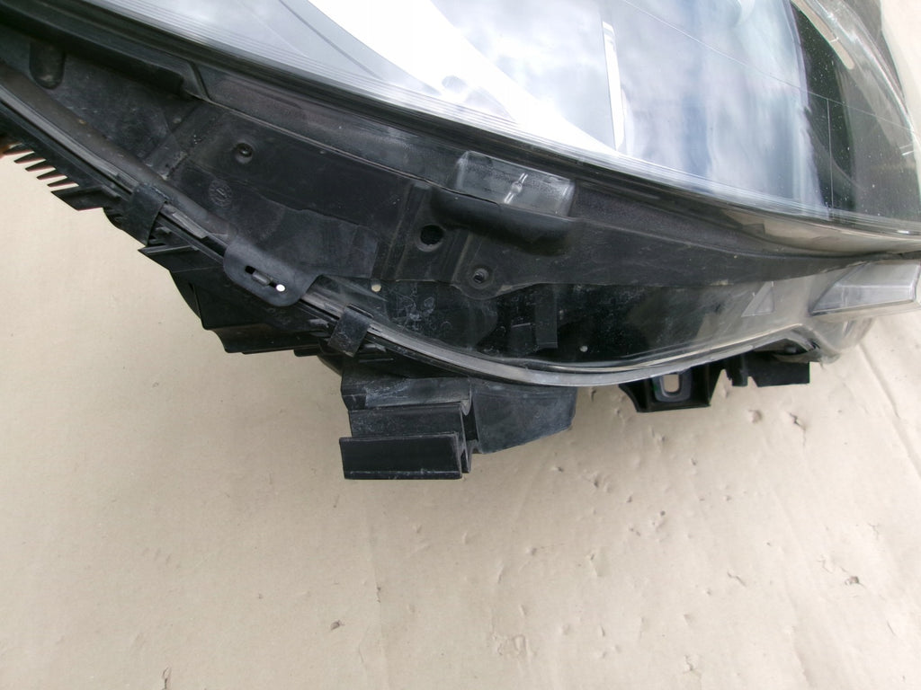 Frontscheinwerfer Mercedes-Benz W246 Rechts Scheinwerfer Headlight SCH2736883068bs