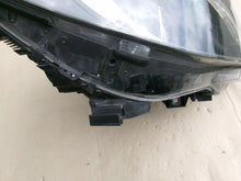 Laden Sie das Bild in den Galerie-Viewer, Frontscheinwerfer Mercedes-Benz W246 Rechts Scheinwerfer Headlight SCH2736883068bs