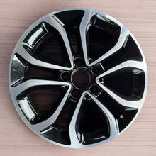 Laden Sie das Bild in den Galerie-Viewer, 1x Alufelge 17 Zoll 7.0&quot; 5x112 A2054010200 Mercedes-Benz A205 Rim Wheel