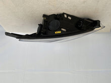 Laden Sie das Bild in den Galerie-Viewer, Frontscheinwerfer Ford Fiesta Grand C-Max AM51-13W029-AE Rechts Headlight