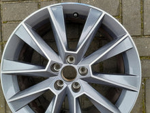 Laden Sie das Bild in den Galerie-Viewer, 1x Alufelge 17 Zoll 7.0" 5x100 46ET Glanz Grau 5JJ60025 Mg Rim Wheel FEL7805856778bb
