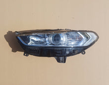 Laden Sie das Bild in den Galerie-Viewer, Frontscheinwerfer Ford Mondeo DS73-13W030-EA Links Scheinwerfer Headlight SCH3190045409tb