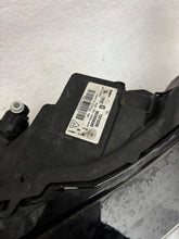 Laden Sie das Bild in den Galerie-Viewer, Frontscheinwerfer Peugeot 208 II 90200109 9833036380 LED Links Headlight SCH9856230464xb