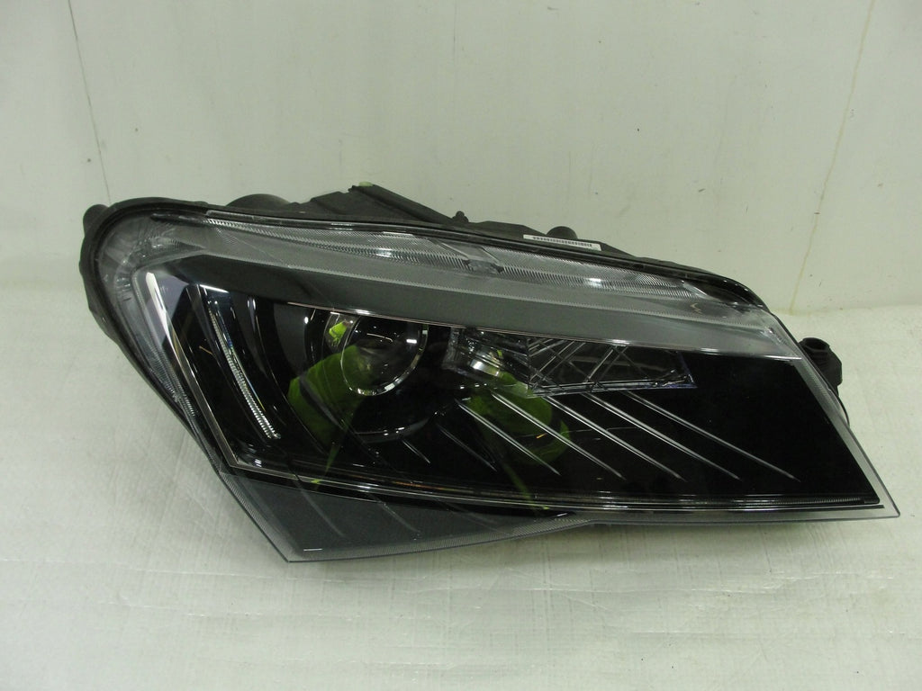 Frontscheinwerfer Skoda Superb III 3V1941016B Xenon Rechts Headlight