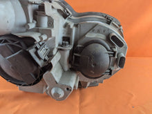 Laden Sie das Bild in den Galerie-Viewer, Frontscheinwerfer Mercedes-Benz W203 A2038201161 0301166271 Ein Satz Headlight SCH7581916459qh