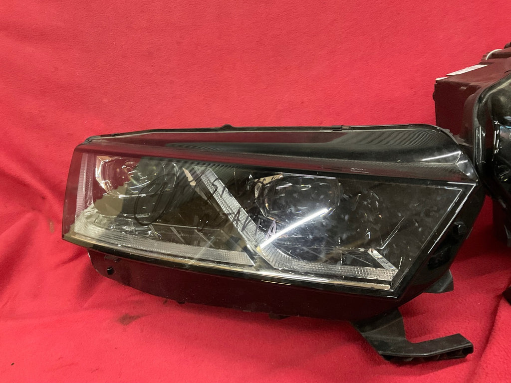 Frontscheinwerfer Skoda Octavia IV 5E4941016A 5E4941015A LED Rechts oder Links SCH4106517302cl