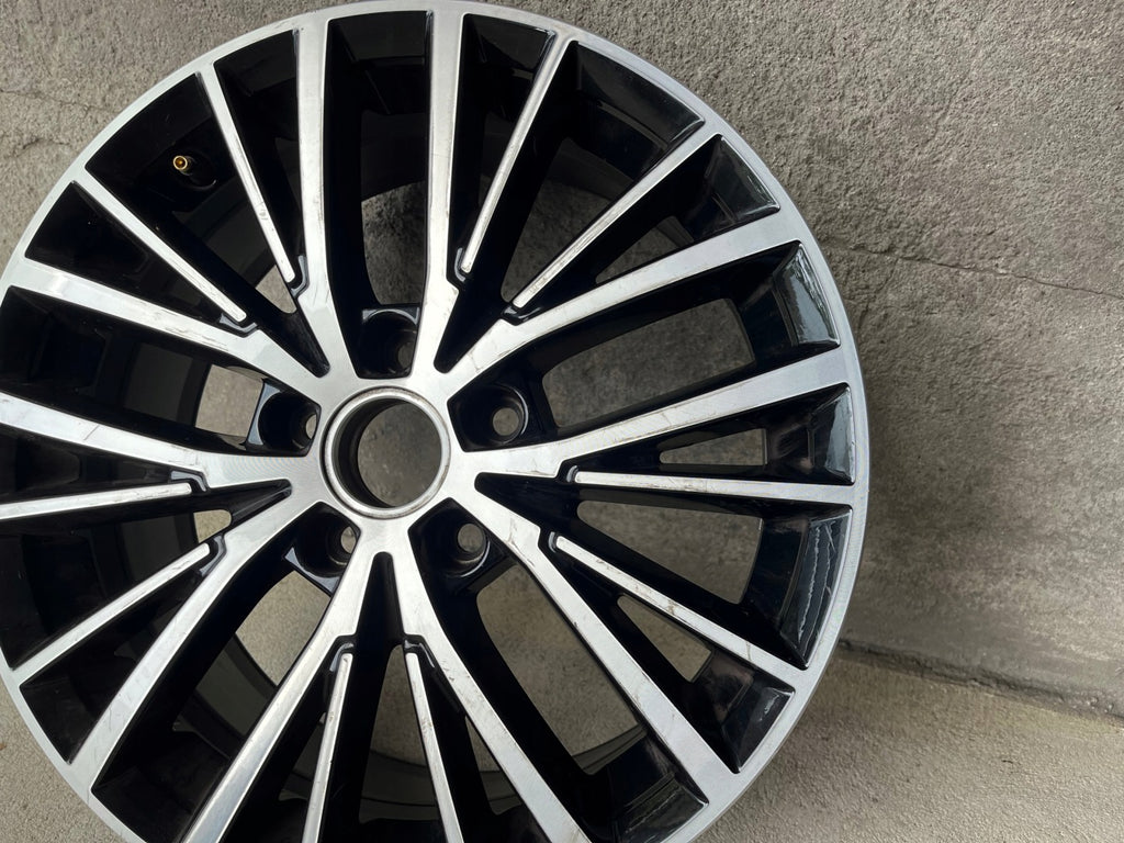 1x Alufelge 17 Zoll 6.5" 5x112 52ET Glanz Graphit 5TA601025G VW Touran Rim Wheel FEL8383720242eq