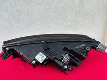 Laden Sie das Bild in den Galerie-Viewer, Frontscheinwerfer Skoda Octavia IV 5E4941016A LED Rechts Scheinwerfer Headlight SCH8910899915ro