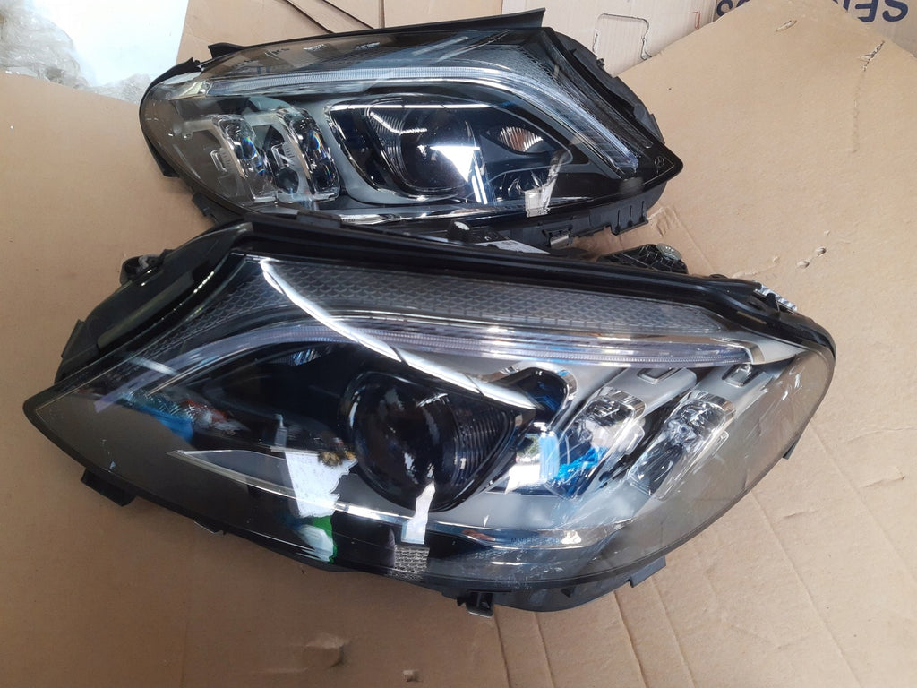 Frontscheinwerfer Mercedes-Benz A2059068505 A2059068605 Ein Satz Headlight