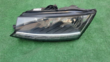 Load image into Gallery viewer, Frontscheinwerfer Skoda Fabia III 6V1941015D Links Scheinwerfer Headlight